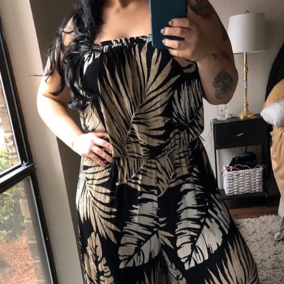 Size 18/20 strapless jumpsuit - Picture 2 of 2